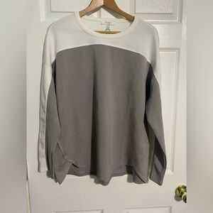 Cable & Gauge Studio Crewneck Top in White and Gray SIZE XL